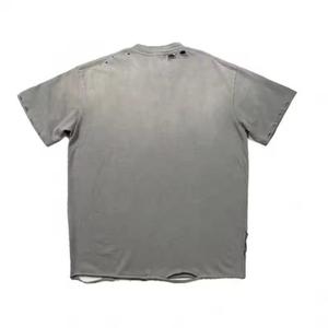 เสื้อยืดแขนสั้นผู้ชายสีคอรัล ทรงเข้ารูป คอกลม ผ้าเจอร์ซีย์คอตตอน ระบายอากาศได้ดี สีพื้น ความยาวปกติ - Product Image 3
