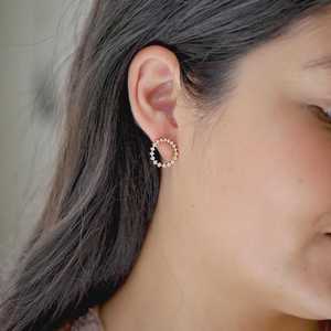 Boucles d'oreilles clous cercle ouvert en or massif 14K, luxe classique, fermeture push-back, pour usage quotidien, diamant taillé certifié IGI 1,20 ct, clarté VS+ - Product Image 6