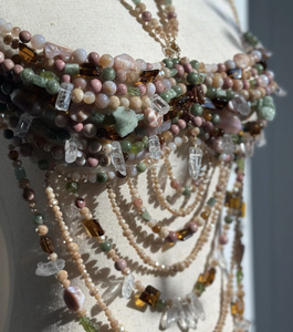 Découvrez des pains artisanaux de luxe et de confort Soutiens-gorge personnalisés et hauts à la mode fabriqués à la main pour vous - Product Image 2