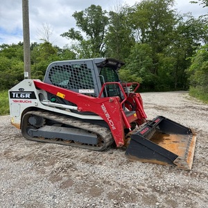 Cargadora Compacta Takeuchi TL150 de Alta Resistencia, Controles Fluidos, Motor Potente, Productividad Confiable - Product Image 1