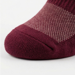 Chaussettes de sport décontractées pour hommes, blanches, tricotées, couleur unie, personnalisables, faible MOQ, conception gratuite, hiver, respirantes, avec logo sur le revers - Product Image 4