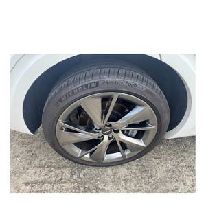 Genesis GV70 2.5T essence 2024, transmission intégrale, 34 770 km, conduite à gauche, boîte automatique, sièges en cuir, caméra de recul - Product Image 5