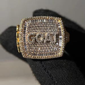 Anillo de Sello de Rey con Moissanita Helada, Plata de Ley 925, Pavé Cuadrado, Estilo Hip Hop Clásico, para Mujer, Sin Níquel, Chapado en Oro Rosa, Lujo - Product Image 1