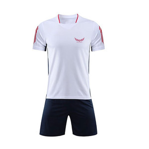 Fabrication en usine de vêtements de sport, uniforme de football, couleur personnalisée, uniforme de football de haute qualité pour adultes - Product Image 1