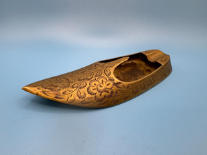 <b>Vintage</b> Hand Engraved Brass Shoe <b>Ashtray</b> Decorative Metal Cigar <b>Ashtray</b> Unique Tabletop Smoking Accessory - Product Image 3