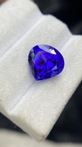 Pierre de Tanzanite Naturelle Certifiée, Couleur Bleu Royal Riche, Coupe Cœur, avec Zoisite Naturelle d'Excellente Couleur, 8,85 Carats, Propre à la Loupe - Product Image 4