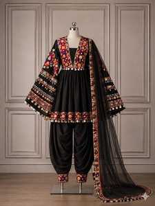 Robe maxi ethnique bohème brodée à la main pour femmes, coton de qualité supérieure, taille personnalisée, vente en gros, robes décontractées afghanes - Product Image 4