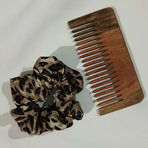 <b>Indian</b> Handmade Wooden Combs Best Quality Customize Design Neem Wooden Combs Factory Price Made In India - Product Image 1