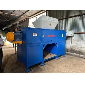 Trituradora de Placas PCB Semiautomática, Capacidad de 1000 kg/h, Trituradora de Chatarra de Doble Eje para Aplicaciones Industriales - Product Image 1