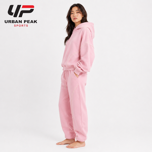 Conjunto Deportivo Oversize para Mujer, Estilo Urbano, con Top de Corte Amplio, Pantalones Cómodos y Detalles Modernos para Uso Diario - Product Image 4