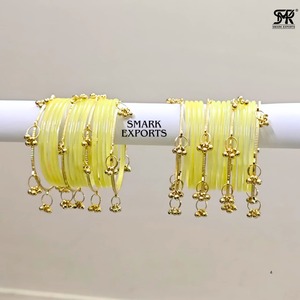 Ensemble de bracelets en verre de 2 mm style Kashmiri, plaqué or Ghungru, 32 pièces, bijoux traditionnels indiens Chudi pour femmes, ensemble de mariée pour toutes les occasions - Product Image 2
