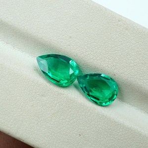 Paire de pierres précieuses émeraudes cultivées en laboratoire, vertes, taille poire 9x6mm (2 pièces) HAYAAT GEMS pour la fabrication de bijoux, 2,15 carats - Product Image 2