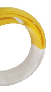 Bracelet jonc en résine jaune de qualité supérieure, élégant, rond, sculpté, bijou artisanal, pièce décorative de collection pour femme - Product Image 2