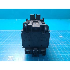 Contacteur magnétique Fuji SC18AG SC-4-0/G d'occasion – Pièces d'équipement semi-conducteur Legacy - Product Image 6