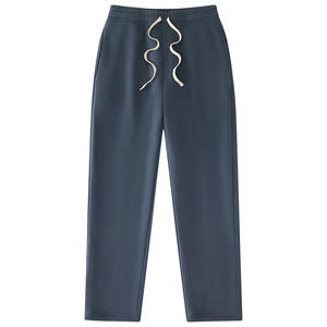 Pantalones de algodón personalizados para hombre, pantalones de sarga premium con pliegues frontales, corte de pierna ancha y estilo contemporáneo de alta gama. - Product Image 2
