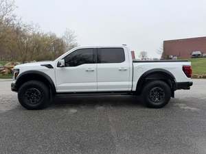 รถกระบะสุดหรูขนาดใหญ่ปี 2023 รุ่น R Super Crew Cab 4 ประตู - Product Image 1