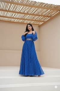 Robe en Georgette Bleue Imprimée Lehariya avec Doublure en Crêpe, Col Carré, Manches Longues, Entièrement Cousue, Tenue Ethnique Occidentale - Product Image 6