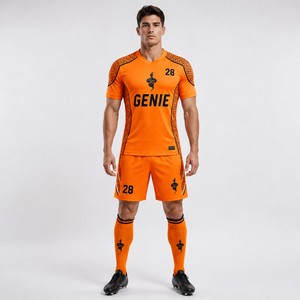 Tenue de football de haute qualité, vêtements de football conçus avec un tissu polyester respirant pour les professionnels - Product Image 1