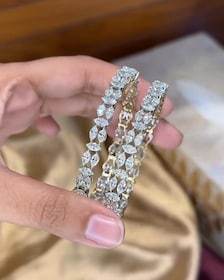 Brazalete Clásico con Diamantes Cultivados en Laboratorio de 12 Quilates, Corte Marquesa, de Apricot Jewels |   Joyería nupcial de oro de lujo |   Certificado por IGI - Product Image 3