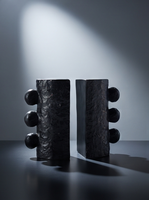 Lot de serre-livres noirs contemporains minimalistes en fonte texturée, décor sculptural artistique, vente en gros