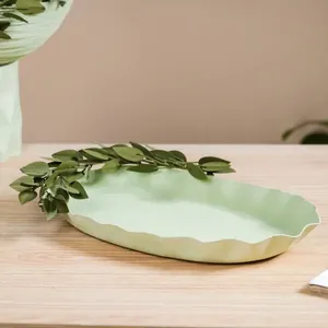 Plateau décoratif rectangulaire en or martelé de luxe, fait main, en métal texturé, pour centre de table et décoration intérieure - Product Image 5