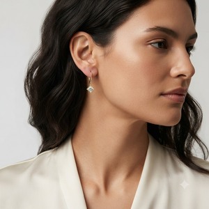 Modernos y Elegantes Pendientes de Aro Huggie con Diamantes de Laboratorio de Corte Princesa de 6mm, Color EF, VS1, Oro Rosa de 14K, Engaste en Bisel, para Uso Diario - Product Image 5