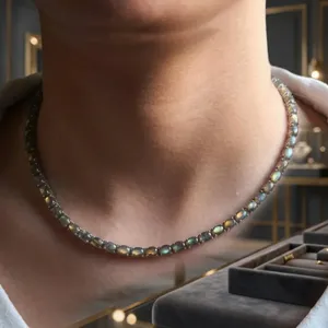 Collier unisexe en labradorite taille ovale, argent sterling 925, sertissage griffe, style minimaliste classique, pour usage quotidien, cadeau - Product Image 4