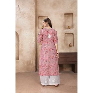 ÚLTIMO ESTAMPADO DIGITAL DE ALGODÓN CON CHIKANKARI TRABAJO KURTI CON PALAZZO ROSA - Product Image 1