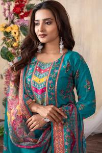 Conjunto de 3 piezas estilo 2026: Kurti, pantalón y dupatta de algodón tejido con cuello redondo, mangas largas y forro de seda bordado de lujo. - Product Image 5