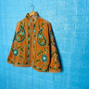 Chaqueta de Terciopelo Marrón Oxidado para Mujer, Bordada con Diseño Floral Paisley, Hecha a Mano, Estilo Bohemio, Ropa de Invierno, Venta al Por Mayor, Moda Boutique B2B - Product Image 1