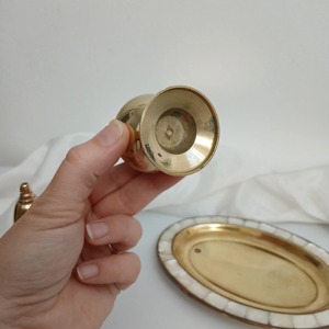 Ensemble de salière et poivrière en nacre et métal doré avec plateau, vaisselle décorative haut de gamme pour la maison et l'hôtellerie - Product Image 6