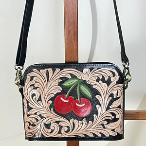 กระเป๋าหนังแท้ลายดอกเชอร์รี่แบบสะพายข้าง งานแฮนด์เมดสไตล์ตะวันตกสำหรับผู้หญิง รุ่นใหม่ล่าสุด - Product Image 4