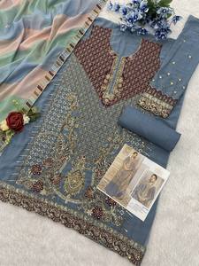 Shalwar Kameez de luxe en Georgette avec travail de pierres Zarkan, Dupatta en soie Organza avec impression numérique, tenue tendance et élégante - Product Image 5