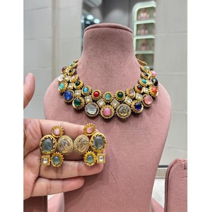 Ensemble collier et boucles d'oreilles en or plaqué laiton de qualité supérieure, tendance et glamour, avec moissanite, pour femmes, pour les occasions de mariage et de fête - Product Image 1