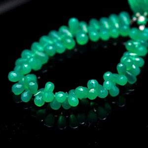 Perles de pierres précieuses en onyx vert naturel facetté en forme de goutte d'eau, vente en gros pour la fabrication de bijoux DIY, la décoration intérieure et les œuvres d'art - Product Image 4