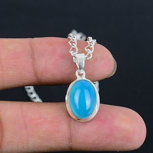 Collier pendentif tendance et élégant en calcédoine bleue naturelle, argent sterling 925, ovale 8x10mm, fait main, bijou délicat et minimaliste - Product Image 2