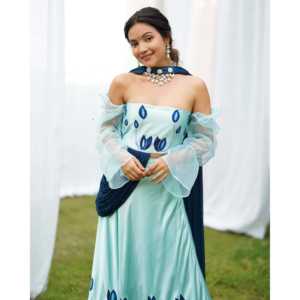 Elegante Conjunto de Lehenga Rohini Ecológico Pintado a Mano en Satén, Talla XS - Product Image 4