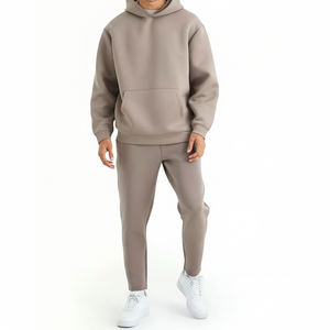 Survêtement en molleton pour homme, sweat à capuche et pantalon assorti, matière respirante, idéal pour les entraînements et le quotidien. - Product Image 1
