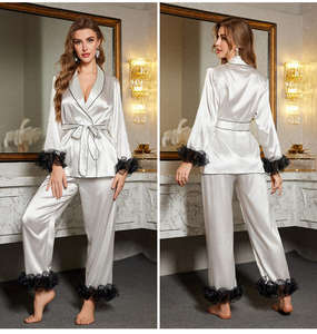 Conjunto de pijama y bata de satén para mujer, tres piezas, ropa de dormir de lujo con ribete de encaje - Product Image 4