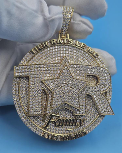 Colgante de Plata de Ley 925 con Letra Personalizada, Moissanita VVS, Joyería Unisex de Lujo Chapada en Oro de 18K - Product Image 1