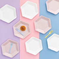 Assiette en papier hexagonale blanche écologique, jetable, résistante aux aliments, moderne, lavable, à motif personnalisé, pour toutes les saisons, pour fêtes d'anniversaire