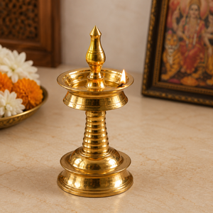 Lampe à huile traditionnelle en laiton Kuthu Vilakku, Diya indienne du Kerala pour la décoration des temples et des maisons, Diwali, fabricant en gros - Product Image 3