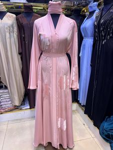 Abaya la plus vendue, style Dubaï, ornée de perles et de sequins, à manches longues, traditionnelle musulmane, faite à la main, pour mariage, respirante, col en V pour femme - Product Image 5