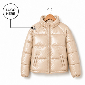 Veste matelassée d'hiver unisexe à capuche imperméable avec logo personnalisé, style maçonnique héritage, coupe décontractée et ample, rembourrée en duvet - Product Image 1