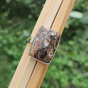 Anillo de jaspe hecho a mano con piedra fosilizada de último diseño, piedra rectangular, anillo llamativo de Plata de Ley 925, joyería al por mayor a granel - Product Image 1