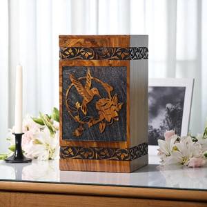 Urna funeraria artesanal de palisandro, caja de recuerdo de madera grabada, urna hecha a mano. - Product Image 3