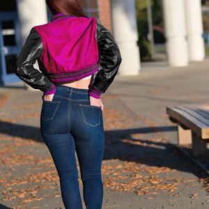 Chaqueta Corta Estilo Universitaria para Mujer, Color Rosa, Magenta y Negro, Estilo Bomber, Mangas de Cuero Sintético, Ropa Exterior Informal, Moda Femenina - Product Image 4