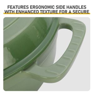 Olla de hierro fundido esmaltado de 6QT en rojo degradado con dos guantes de silicona para sopas y caldos - Product Image 6