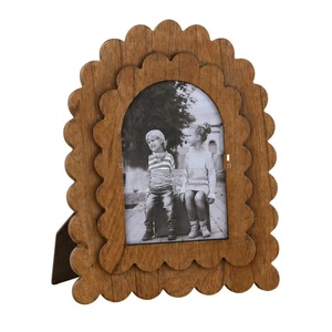 Cadre photo en bois très demandé pour photos personnalisées, portraits de famille, photos de mariage, affichage sur table ou mural pour anniversaire - Product Image 1