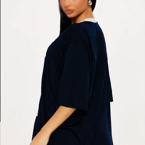 Maillot de football américain surdimensionné à col en V, coupe boxy, épaules tombantes, en mesh, avec impression de logo personnalisé, style streetwear, vente en gros OEM pour femmes - Product Image 4